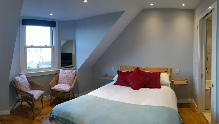 Bedroom 2, Falcon Crest Guest House, Edinburgh