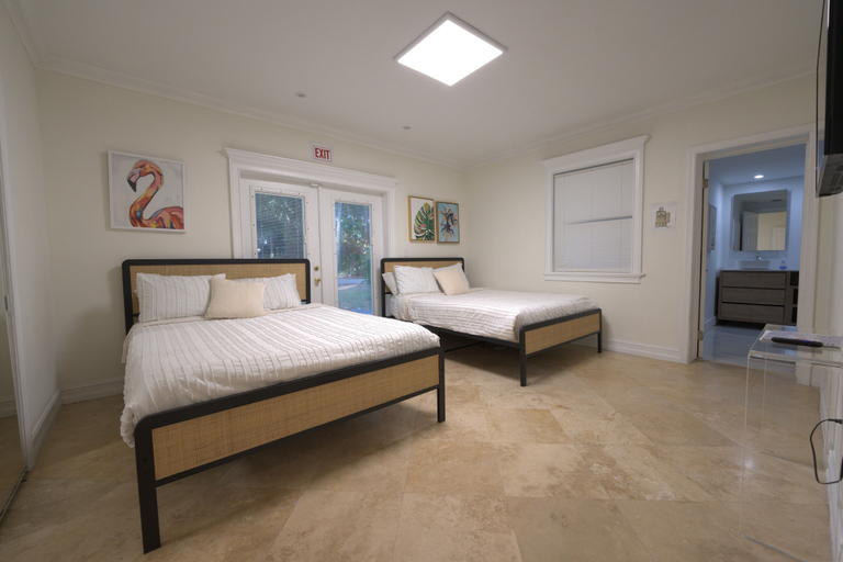 Room 2, Biscayne Park 3BD2BA Spacious, Miami-Dade