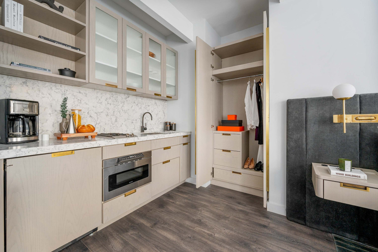 Room 2, 17john: Queen Studio Apartment - Disability Access, New York