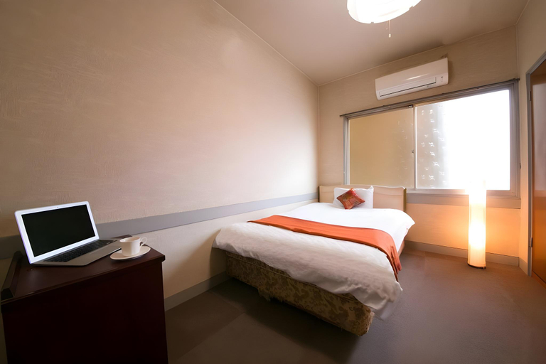 Bedroom 2, Hotel Koraku, Beppu