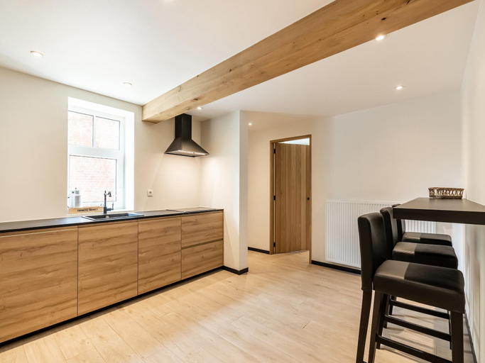 Private kitchen 5, Spacious Family Holiday Home, Hainaut