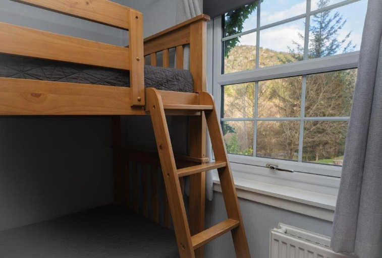 Bedroom 2, The Old Inn, Highland