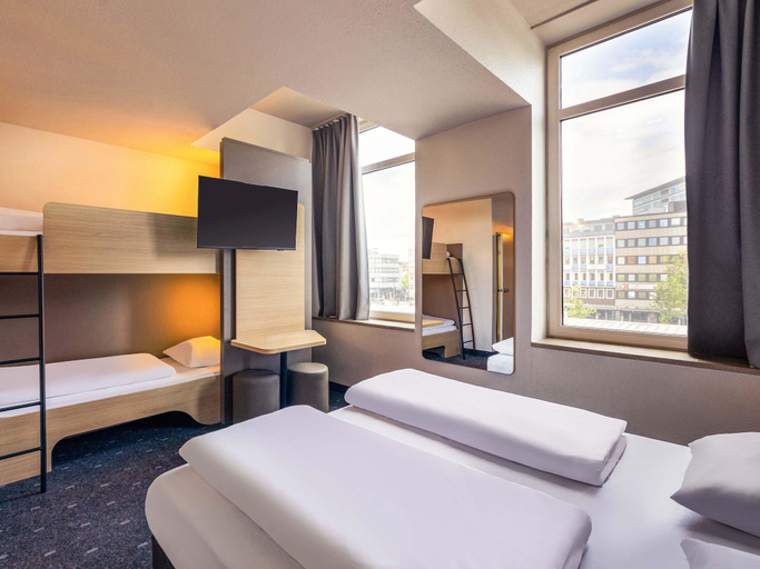 Bedroom 4, B&B HOTEL Bochum Hbf-Nord, Bochum