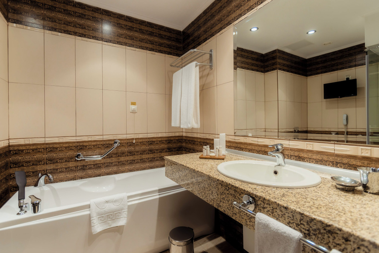 Bathroom 4, Hotel Palace Marina Dinevi, Nesebar