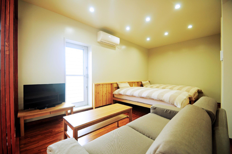 Bedroom, Yuninosato Parinaka, Miyakojima