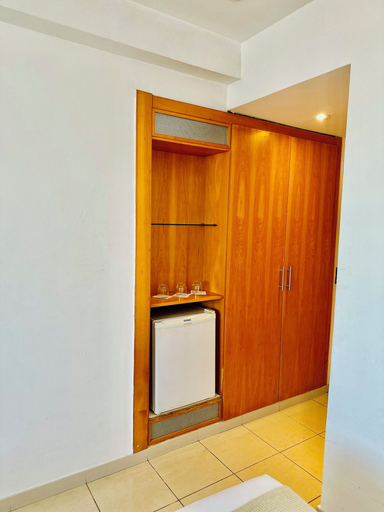 Bedroom 4, Copacabana Mar Hotel, Rio de Janeiro