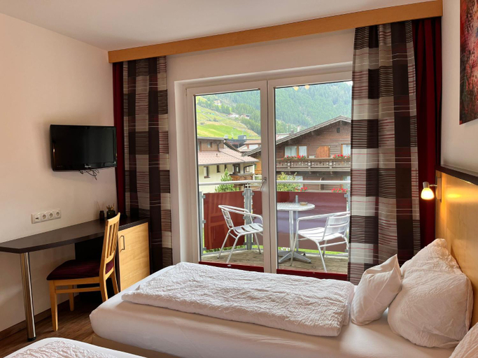 Bedroom, Sporthotel Bergheim, Imst