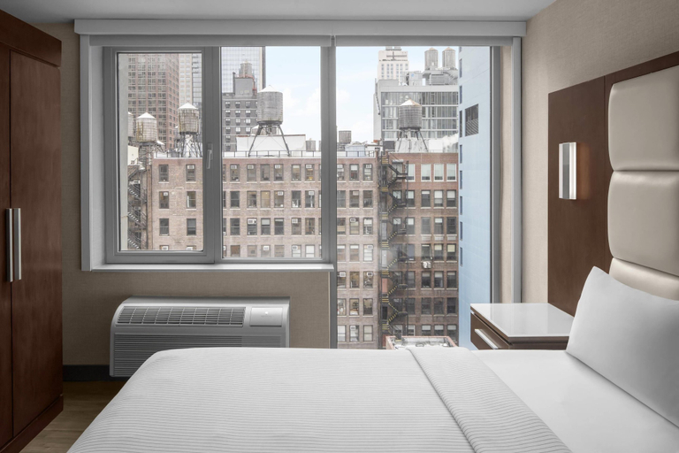 Bedroom 3, Cambria Hotel New York - Chelsea, New York