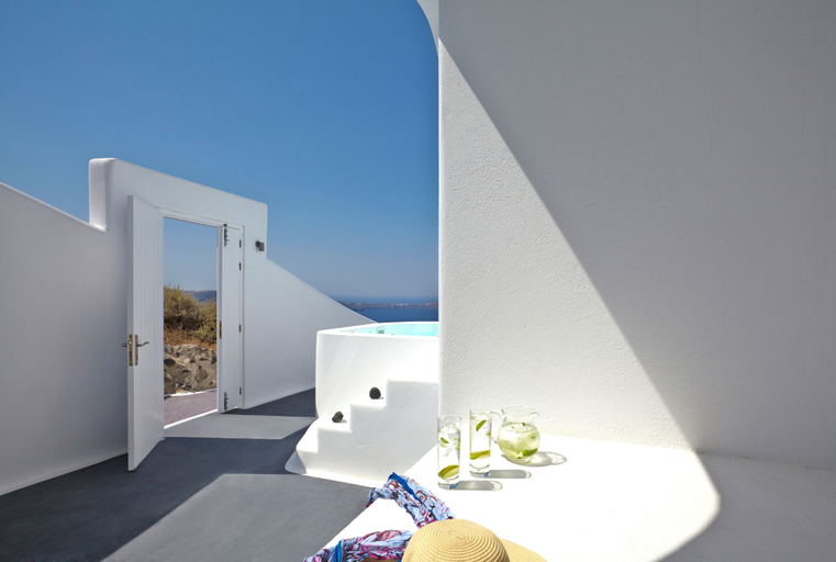 Property grounds 3, Cloud 9, South Aegean