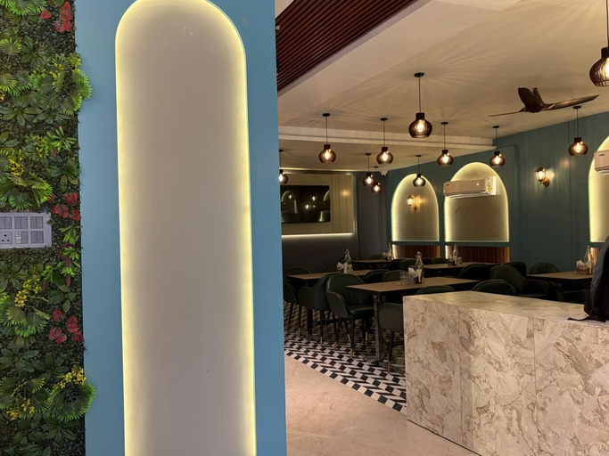 Restaurant 4, The Prominence Premium Hotel & Banquet, Gautam Buddha Nagar