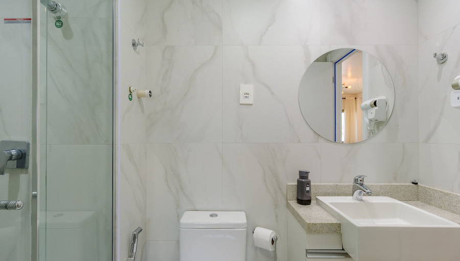 Bathroom, AIR - Apartments Well Located in Porto Alegre/rs, Porto Alegre