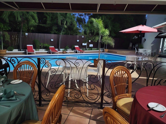 Food & Drinks 4, Altamont Court Hotel