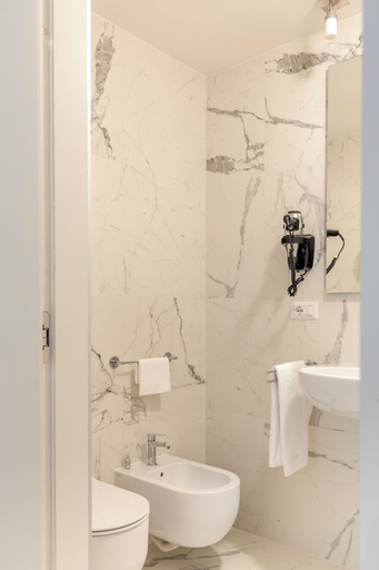 Bathroom 5, Hotel Sanpi Milano, Milano