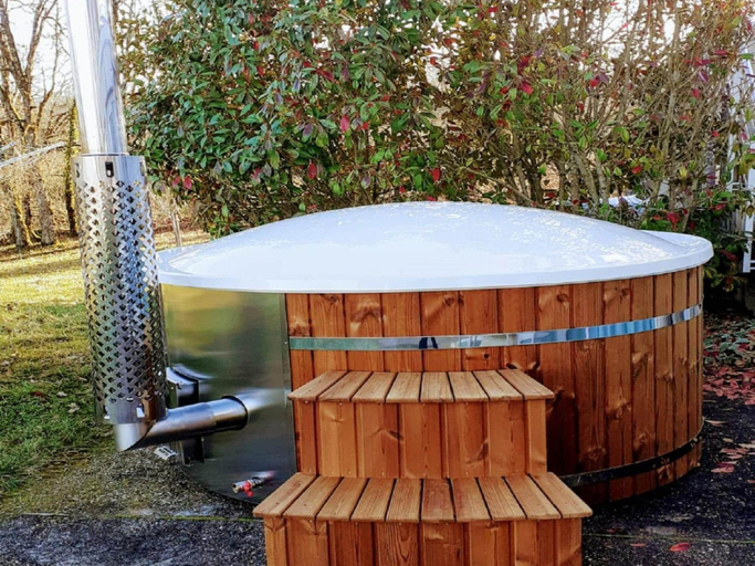 Others 2, Holiday Home in Dordogne with Pool  Bubble Bath, Lot