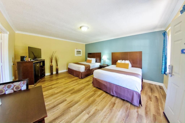 Bedroom 4, Palm Tropics Motel, Los Angeles