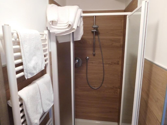 Bathroom 5, Hotel Vescovi, Vicenza
