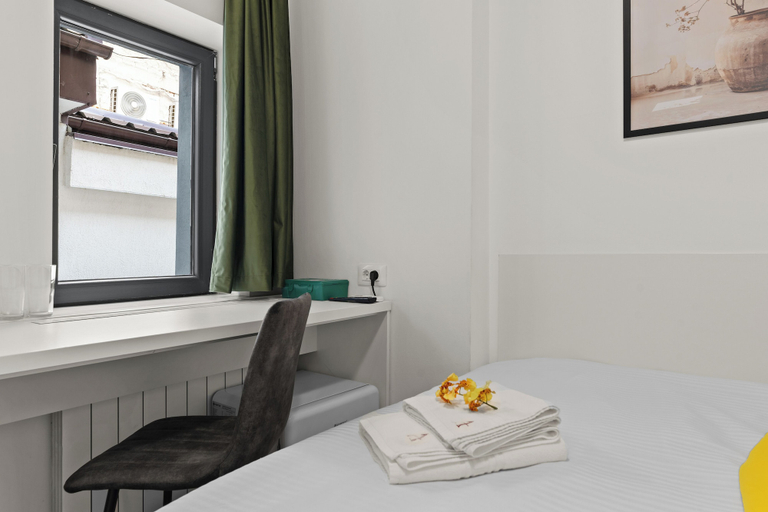 Room 4, Continental Studios, Municipiul Bucuresti