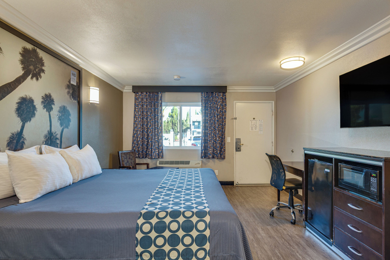 Bedroom 3, Hotel Seville, San Bernardino