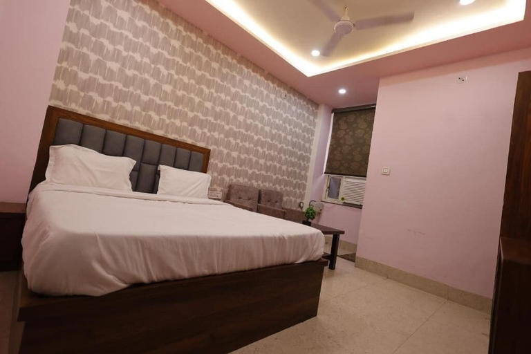 Room 2, Hotel Town Inn Near Railway Station, Mathura