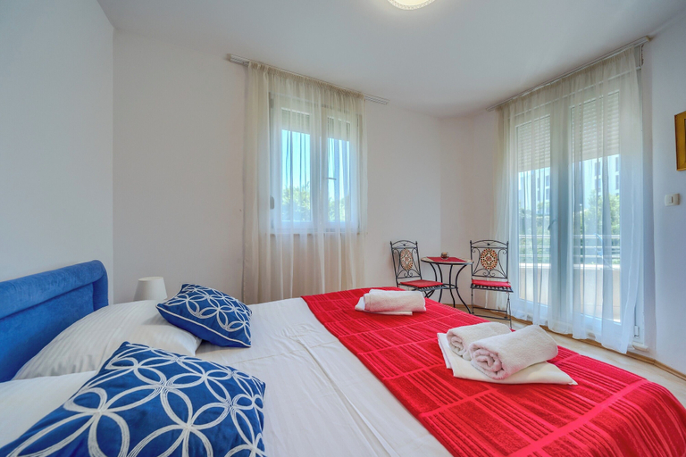 Room 4, Comfortable apartments Obad, 4 min walk to Znjan beach, Split