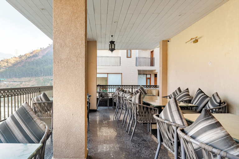 Outdoor dining, The Himalayan Residency, Shimla
