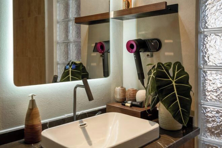 Bathroom 4, Dali Nuan Nuan Ying Jing Cliff Sea View Hotel, Dali Bai