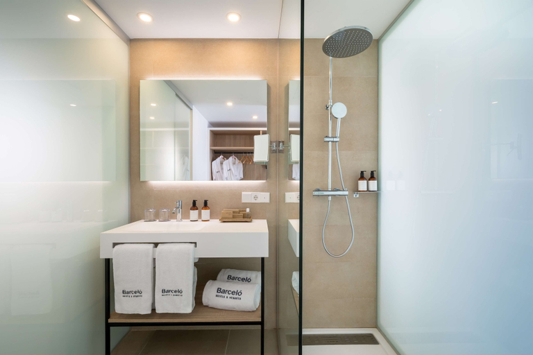 Bathroom 5, Barcelo Nura, Baleares
