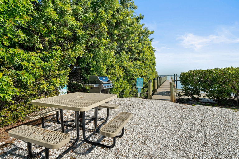 Outdoor dining 4, Bayside Hideaway At Beach Castle #27 3 Bedroom Villa, Manatee