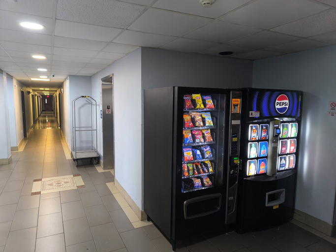 Vending machine, Budgetel Inn Birmingham, Jefferson