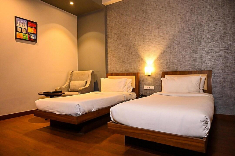 Bedroom 3, Lemon Park Hotel, Nainital