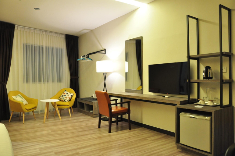 Others 5, Frazel Inn, Kerian