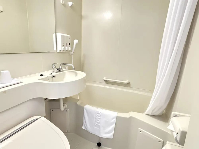 Bathroom 4, Toyoko Inn Toyota-shi Ekimae, Toyota