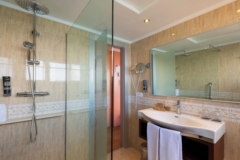 Bathroom 5, NYX Hotel Ibiza - Adults Only, Baleares
