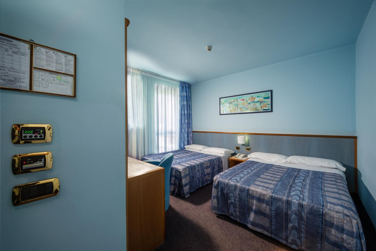 Bedroom 2, Hotel & Loisir Le Ruote, Piacenza
