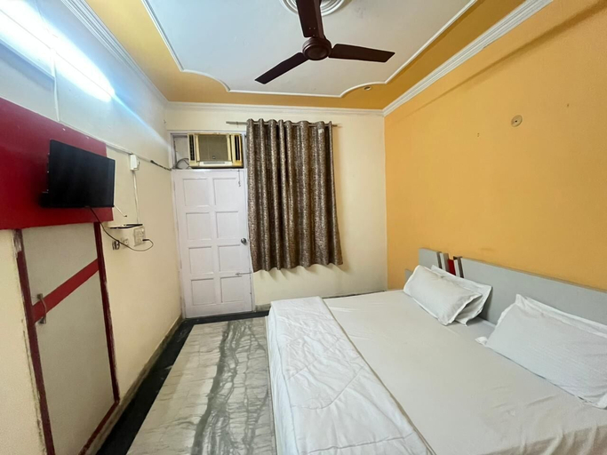 Room 3, Roomshala Hotel Blue Inn Noida Sector 51, Gautam Buddha Nagar