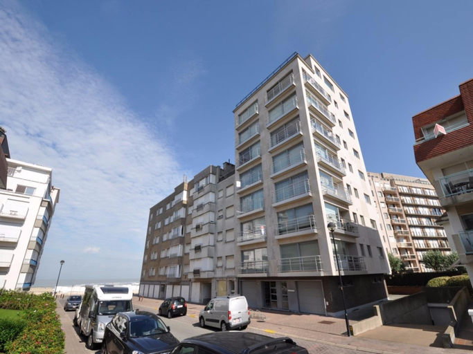 5, Apartment in Belgium near the Seawall, West-Vlaanderen