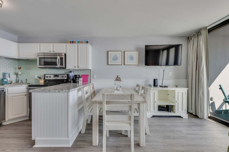 Private kitchen 4, 1106 Seaward Way by Atlantic Towers, New Hanover