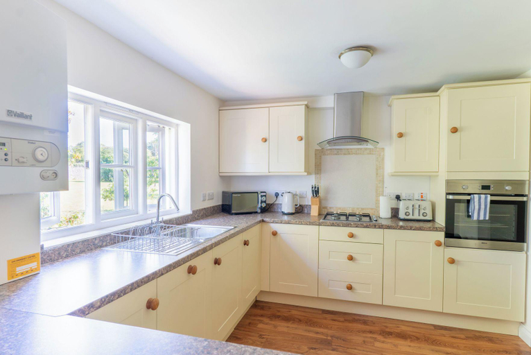Others 4, Holyland House - Greenacres Estates, Pembrokeshire