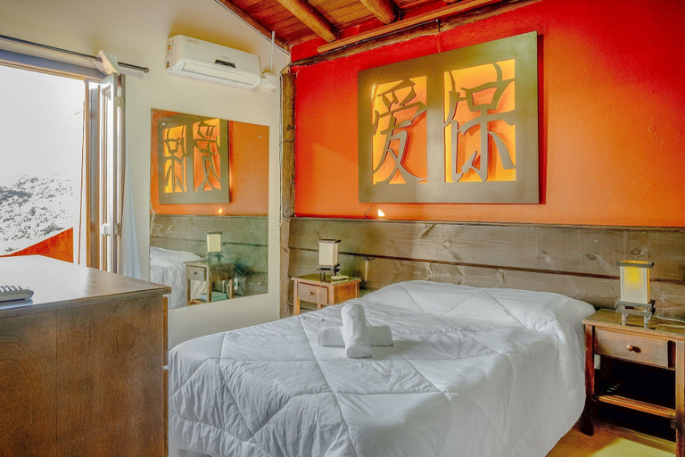 Room 3, Beautiful Rustic House w/ Pool in Garopaba Egf000, Garopaba