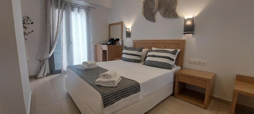 Mini-refrigerator, Selinopetra Rooms, Peloponnese