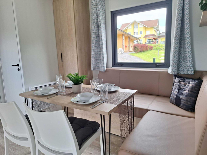Living room 3, Premium Mobile Home Near Lake Ossiach, Feldkirchen