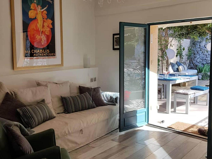 Others 5, Villa in Meounes-Les-Montrieux, Var