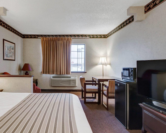 Bedroom 3, Econo Lodge Inn & Suites El Paso West, El Paso