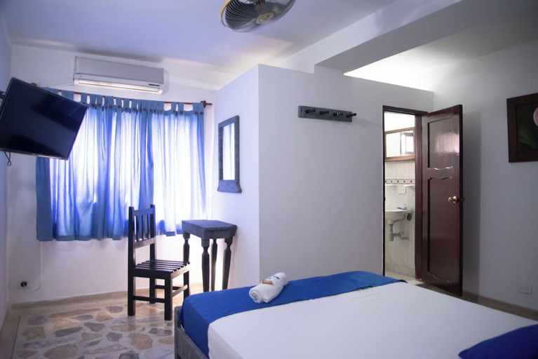 Bedroom 5, Hotel Acapulco Caucasia, Caucasia