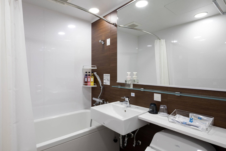Bathroom 5, Comfort Hotel Kochi, Kōchi