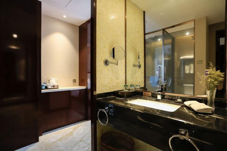 Bathroom 5, Zhenye International Hotel, Wuhan