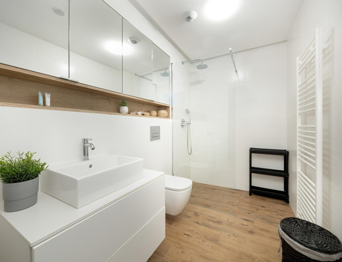 Bathroom 5, Apartment Close to the Sea, With Pool and Sauna, Gryfice