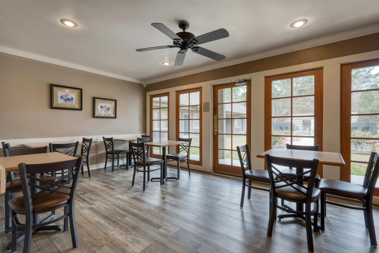 Food & Drinks 5, SureStay Hotel By Best Western Leesville, Vernon