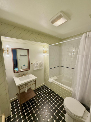 Bathroom 3, Pikes Peak Inn, El Paso