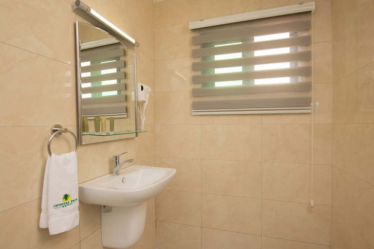 Bathroom 5, Crystal Palm Hotel, Accra